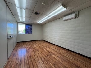 66 W Duarte Rd, Arcadia, CA à louer Photo intérieure– Image 2 sur 5