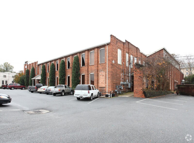 315 W Solomon St, Griffin, GA à louer - Photo de l’immeuble – Image 3 sur 62