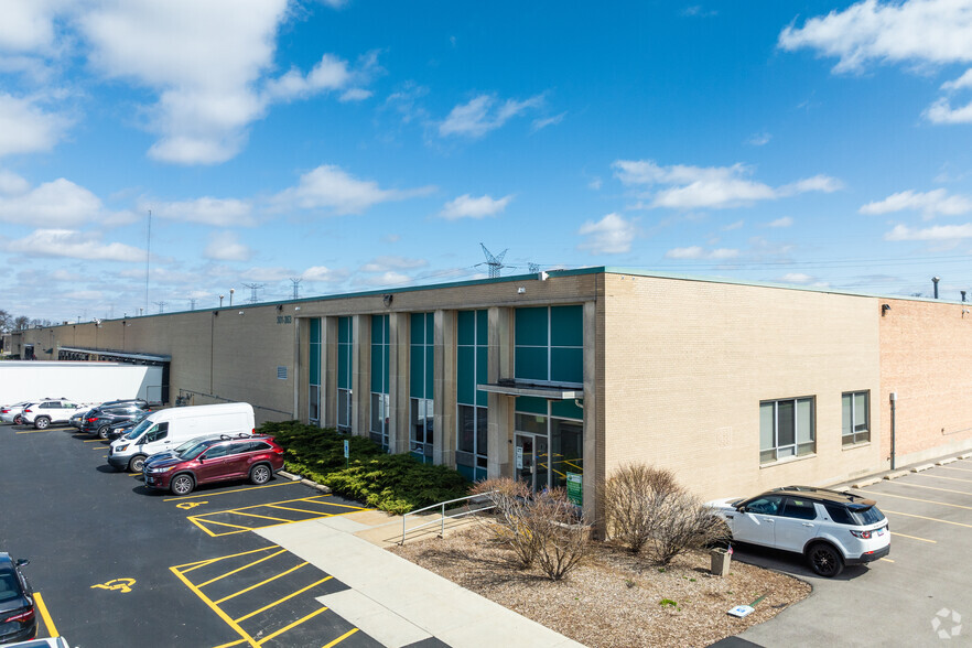 301-363 N Third Ave, Des Plaines, IL à vendre - Photo de l’immeuble – Image 1 sur 10