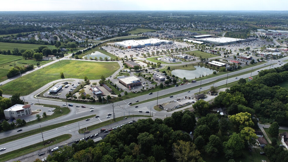 8000 Upland Bend, Camby, IN à vendre - Aérien – Image 1 sur 6