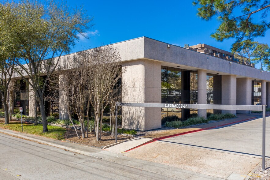 19 Briar Hollow Ln, Houston, TX à vendre - Photo de l’immeuble – Image 3 sur 22