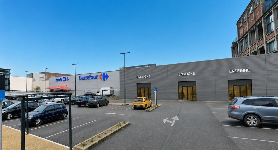 Local commercial dans Beauvais à louer Photo de l’immeuble– Image 1 sur 2