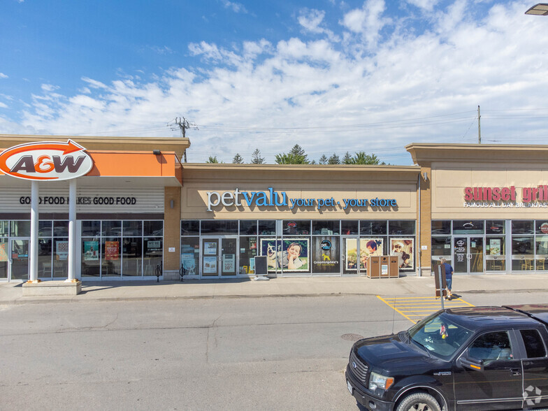 5929-5979 Baldwin St S, Whitby, ON à louer - Photo de l’immeuble – Image 2 sur 4