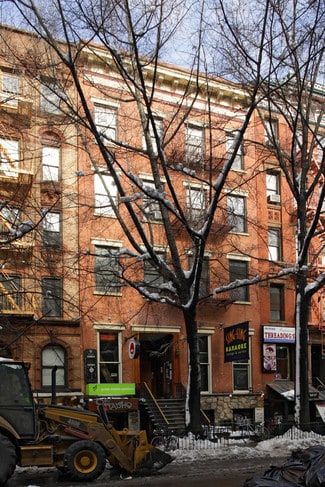 Plus de détails pour 9 Saint Marks Pl, New York, NY - Local commercial à louer