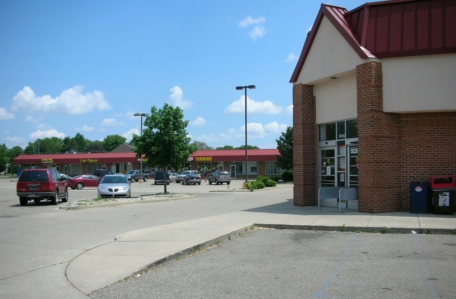 50940-50984 Shelby Rd, Utica, MI à louer - Photo de l’immeuble – Image 2 sur 4