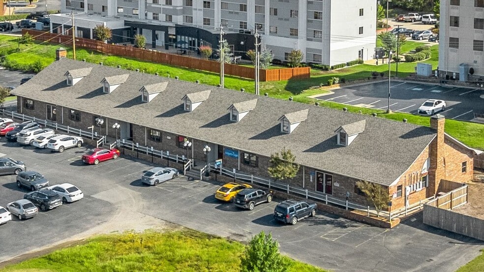 4610 W Commercial Dr, North Little Rock, AR à louer - Photo de l’immeuble – Image 2 sur 4