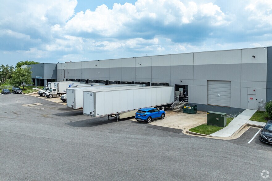 8257 Patuxent Range Rd, Jessup, MD à louer - Photo de l’immeuble – Image 2 sur 5