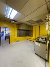 1041 E Avenue J, Lancaster, CA à louer Photo intérieure– Image 2 sur 15