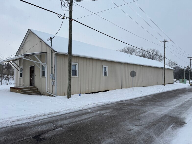 66 Walnut St, Plymouth, OH à vendre - Photo de l’immeuble – Image 1 sur 13