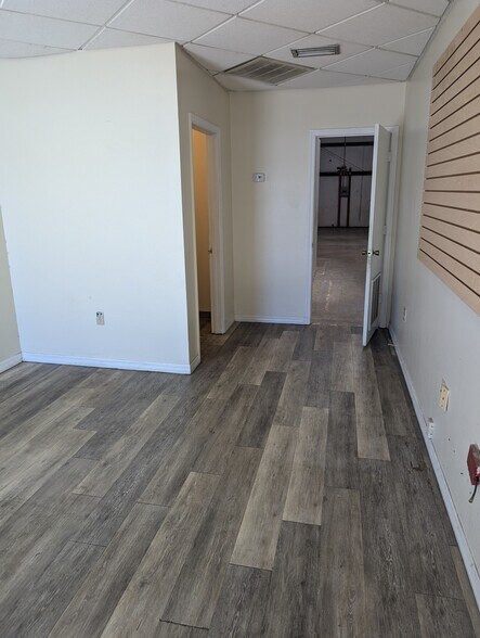 1372 Bennett Dr, Longwood, FL à louer - Photo de l’immeuble – Image 3 sur 7