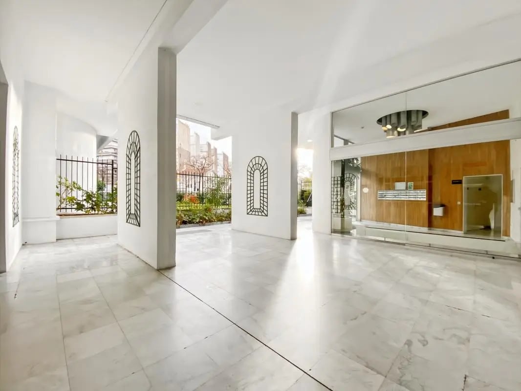 Bureau dans Paris à louer Photo de l’immeuble– Image 1 sur 6