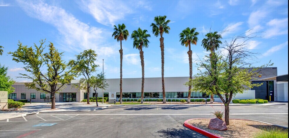950 Grier Dr, Las Vegas, NV à vendre - Photo de l’immeuble – Image 1 sur 8