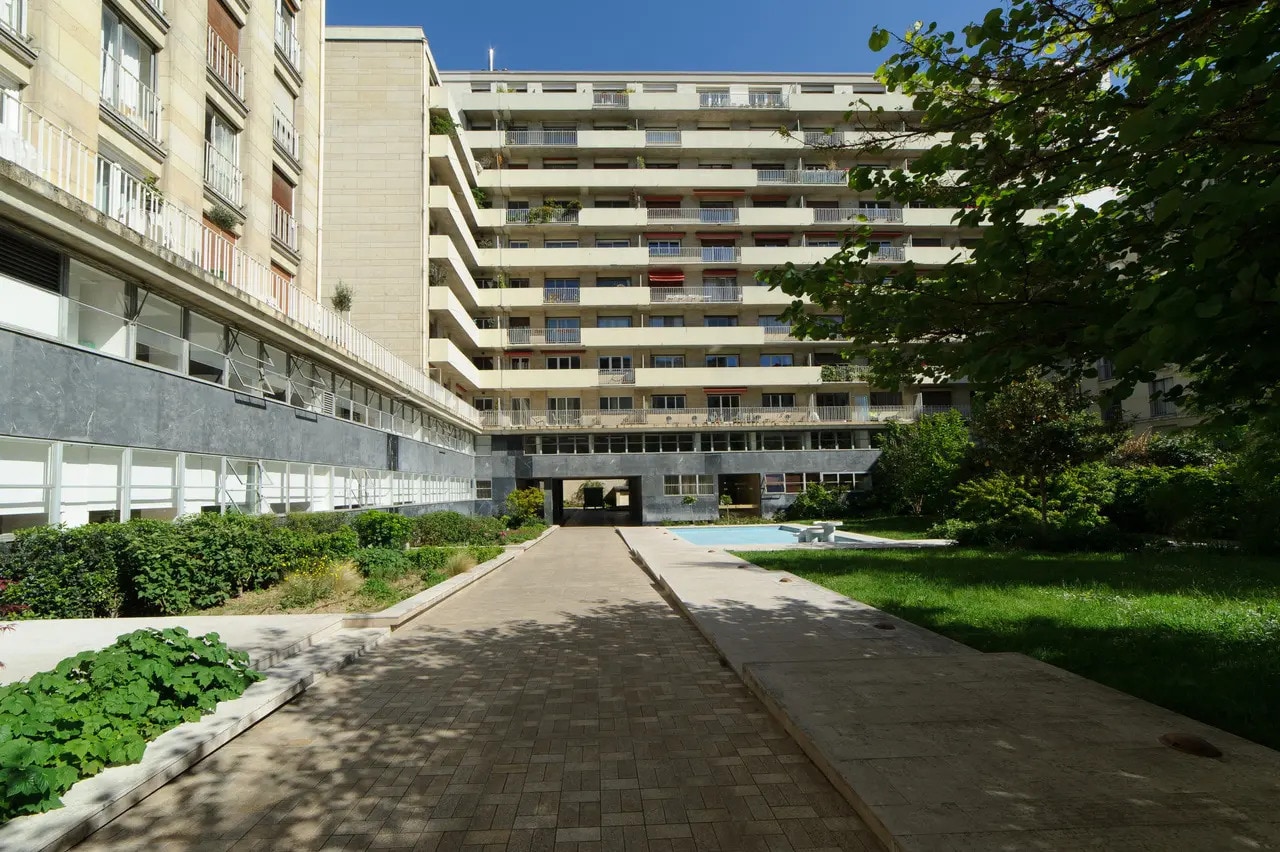 168 Rue De Grenelle, Paris à louer Photo de l’immeuble– Image 1 sur 12