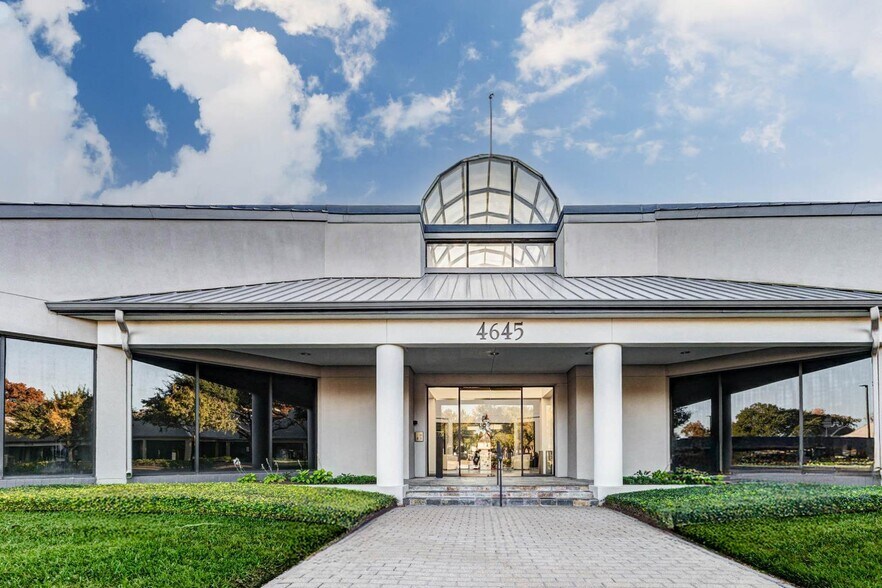 4675 Sweetwater Blvd, Sugar Land, TX à louer - Photo de l’immeuble – Image 2 sur 12