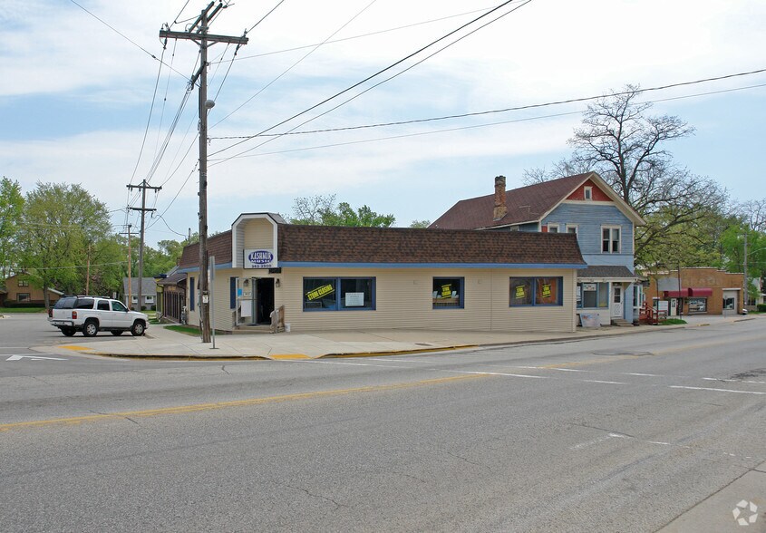 204-210 S Rochester St, Mukwonago, WI à vendre - Photo de l’immeuble – Image 3 sur 4