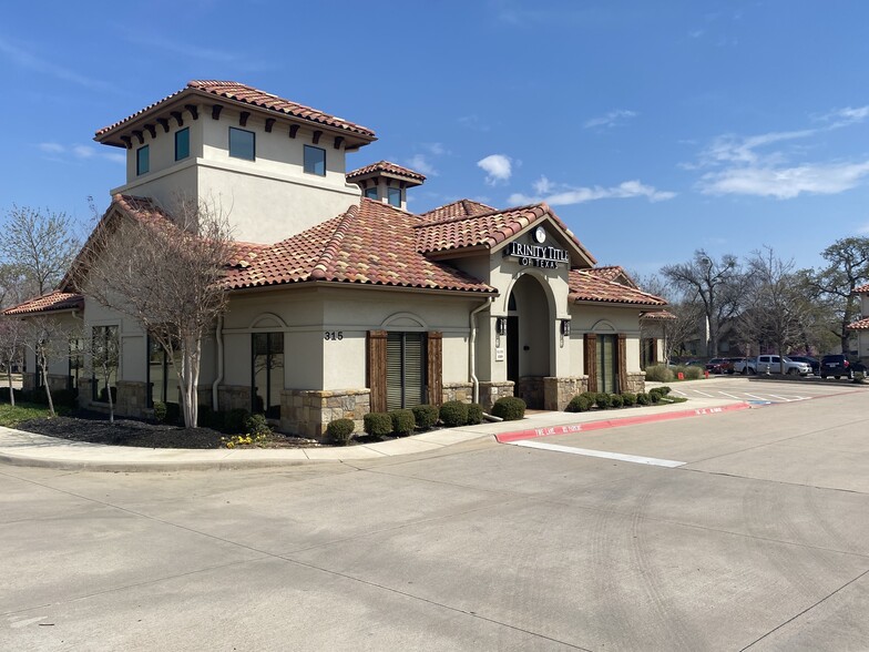 300 Morrison Park Dr, Southlake, TX à louer - Photo de l’immeuble – Image 3 sur 15