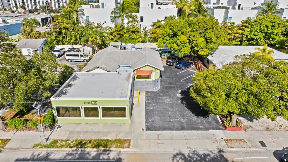 736-738 NE 3rd Ave, Fort Lauderdale, FL à vendre - Photo de l’immeuble – Image 3 sur 9