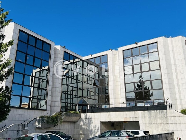Bureau dans Lognes à louer - Photo de l’immeuble – Image 2 sur 9