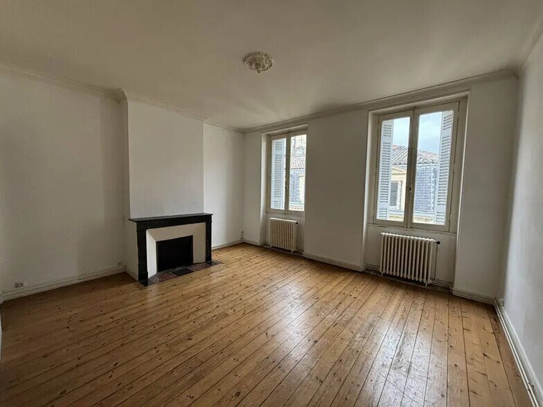 Bureau dans Bordeaux à vendre - Photo de l’immeuble – Image 2 sur 10