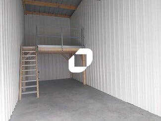 Plus de détails pour 6 Avenue Louis Pasteur, Maurepas - Local d'activités à louer