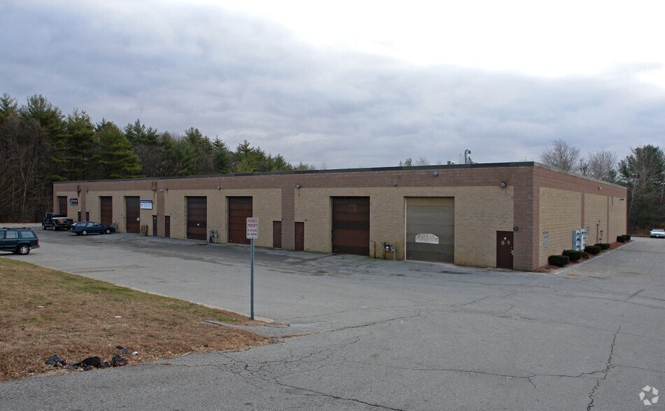 83 Alexander Rd, Billerica, MA à vendre - Photo de l’immeuble – Image 3 sur 8