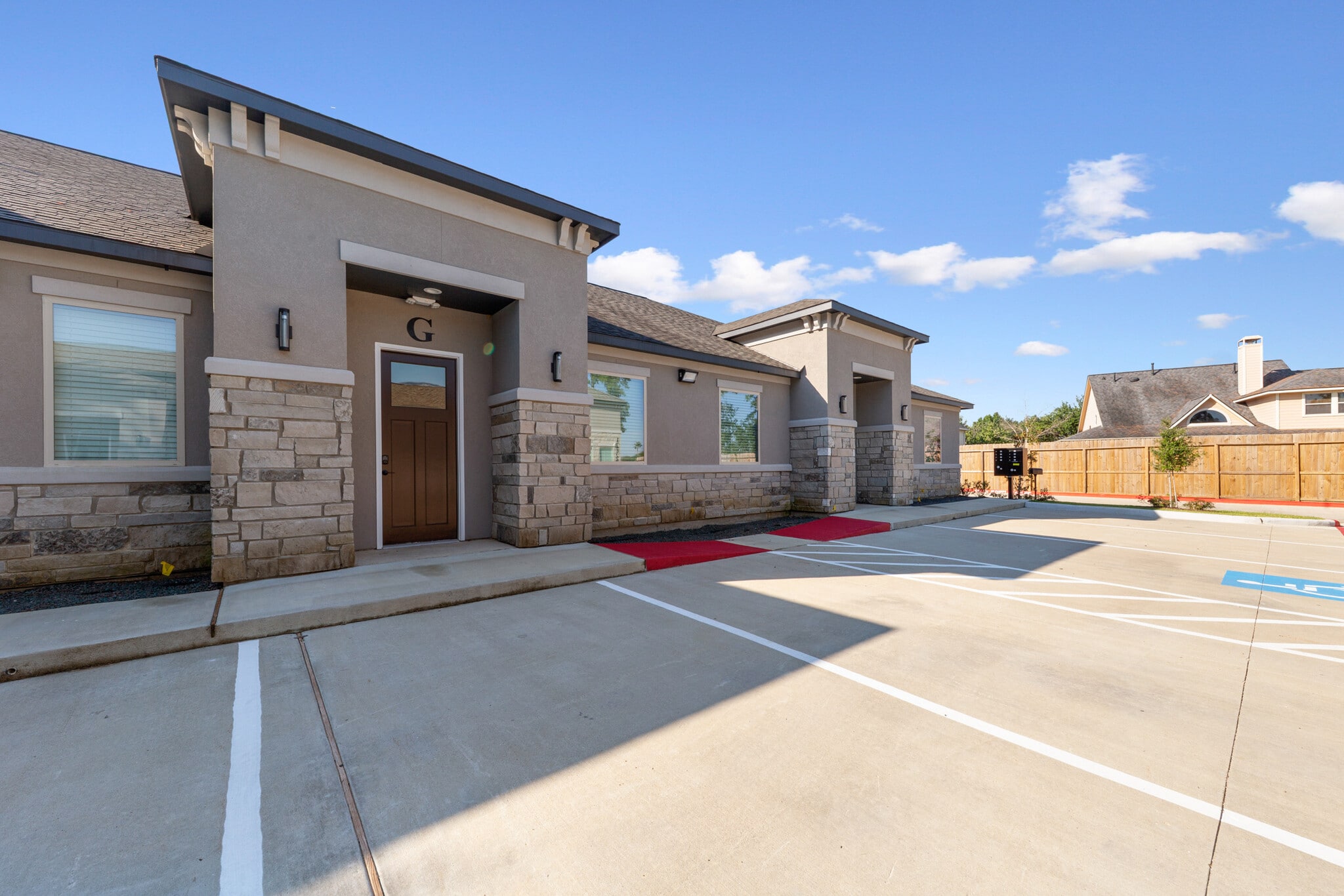 12422 Spring Cypress Rd, Tomball, TX à louer Photo de l’immeuble– Image 1 sur 14