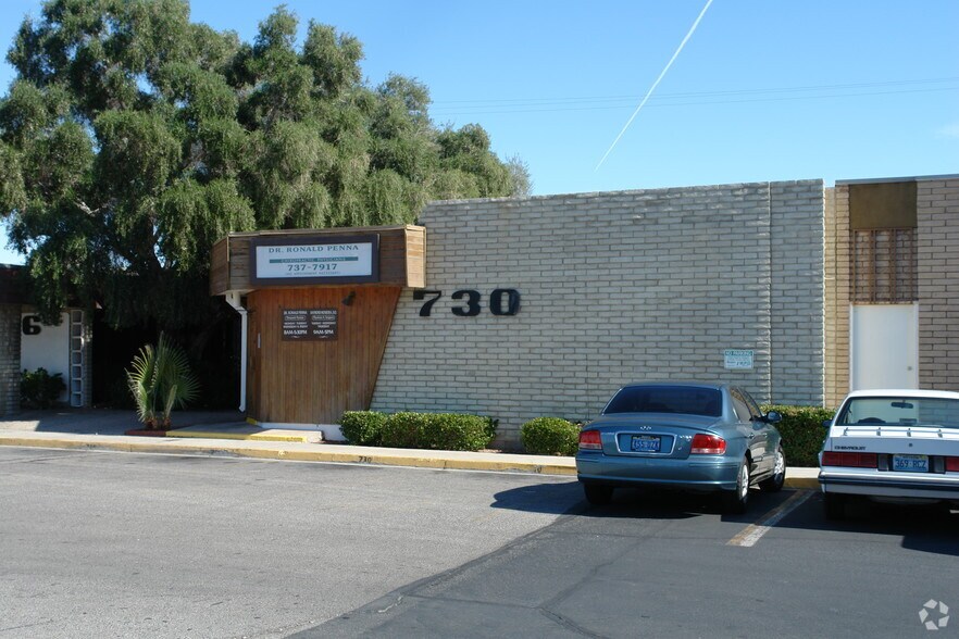 730 E Sahara Ave, Las Vegas, NV à vendre - Photo de l’immeuble – Image 2 sur 5