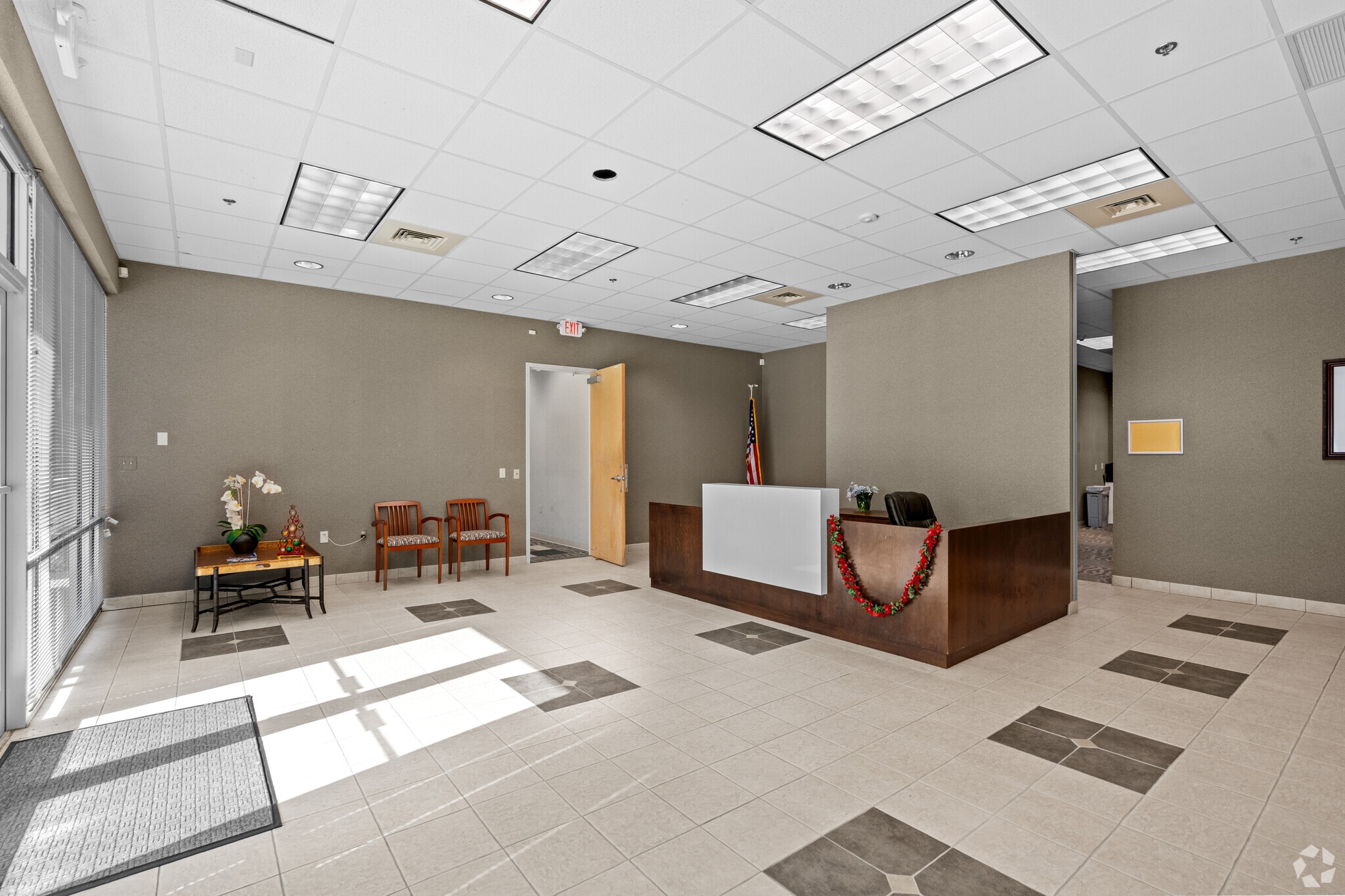 2001 NW 64th St, Fort Lauderdale, FL à louer Hall d’entrée– Image 1 sur 1