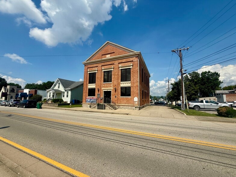 15 W Center St, Lawrenceburg, IN à louer - Photo de l’immeuble – Image 1 sur 29