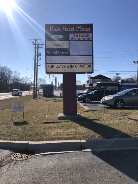 1470-1498 Main St, Antioch, IL à louer - Photo de l’immeuble – Image 3 sur 3