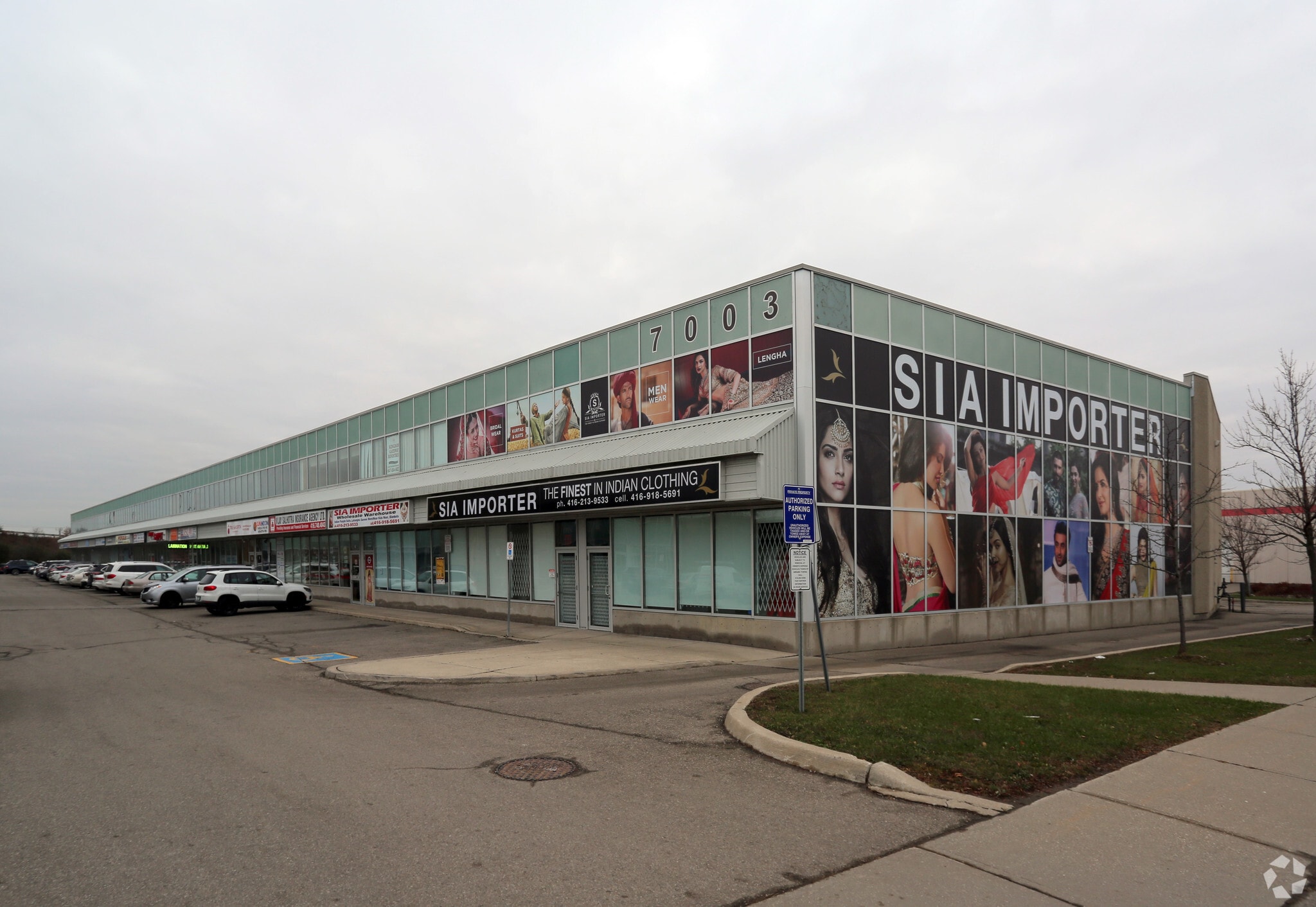 7003 Steeles Ave W, Toronto, ON à vendre Photo principale– Image 1 sur 11