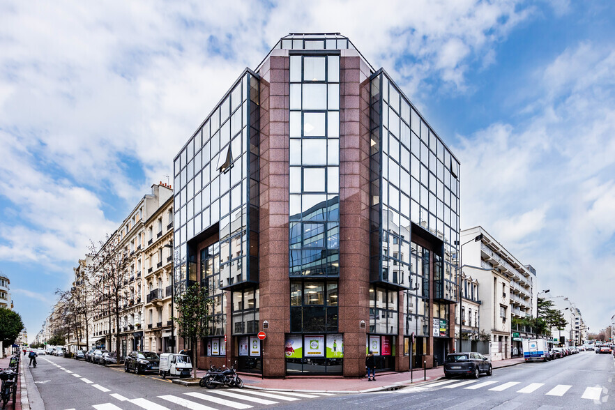 Bureau dans Levallois-Perret à louer - Photo principale – Image 1 sur 3