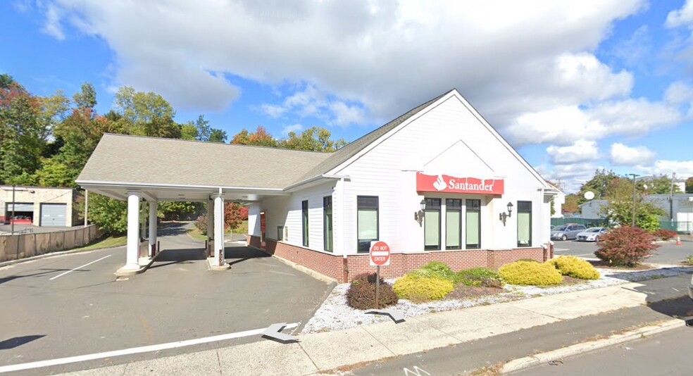 158 Manor Ave & 105 Meriden Rd portefeuille de 3 biens à vendre sur LoopNet.fr - Photo de l’immeuble – Image 2 sur 4