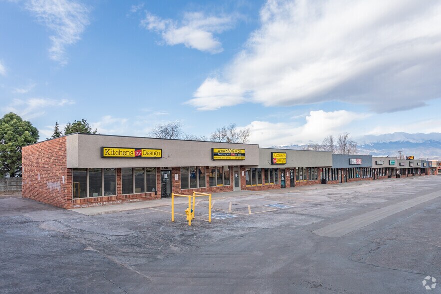 4535-4587 Austin Bluffs Pky, Colorado Springs, CO à louer - Photo principale – Image 1 sur 4