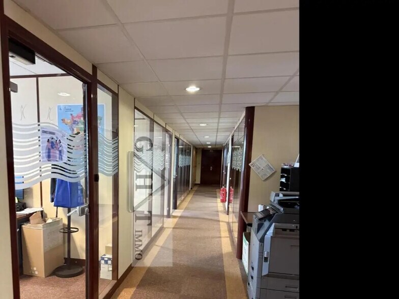 Bureau dans Saint-Ouen-sur-Seine à vendre - Photo intérieure – Image 3 sur 10