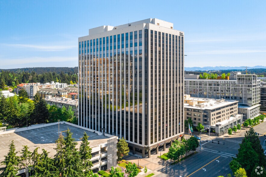 10900 NE 8th St, Bellevue, WA à louer - Photo de l’immeuble – Image 3 sur 10