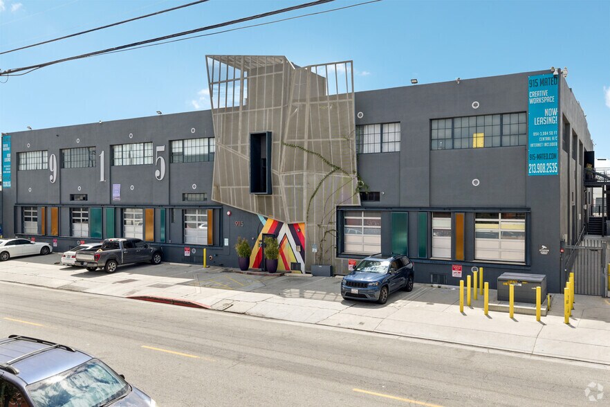 915 Mateo St, Los Angeles, CA à louer - Photo de l’immeuble – Image 1 sur 21