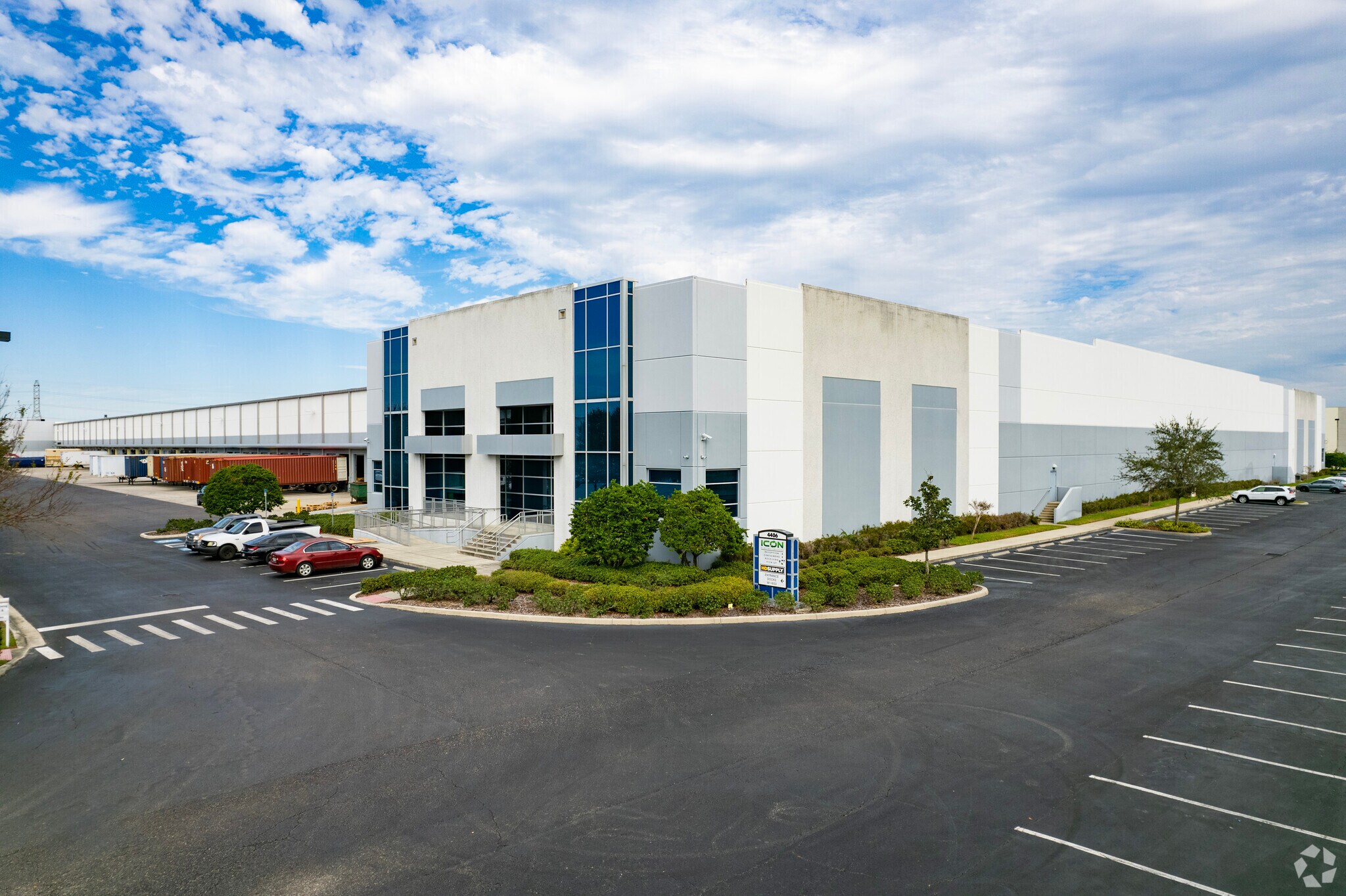 4406 Madison Industrial Ln, Tampa, FL à louer Photo principale– Image 1 sur 10