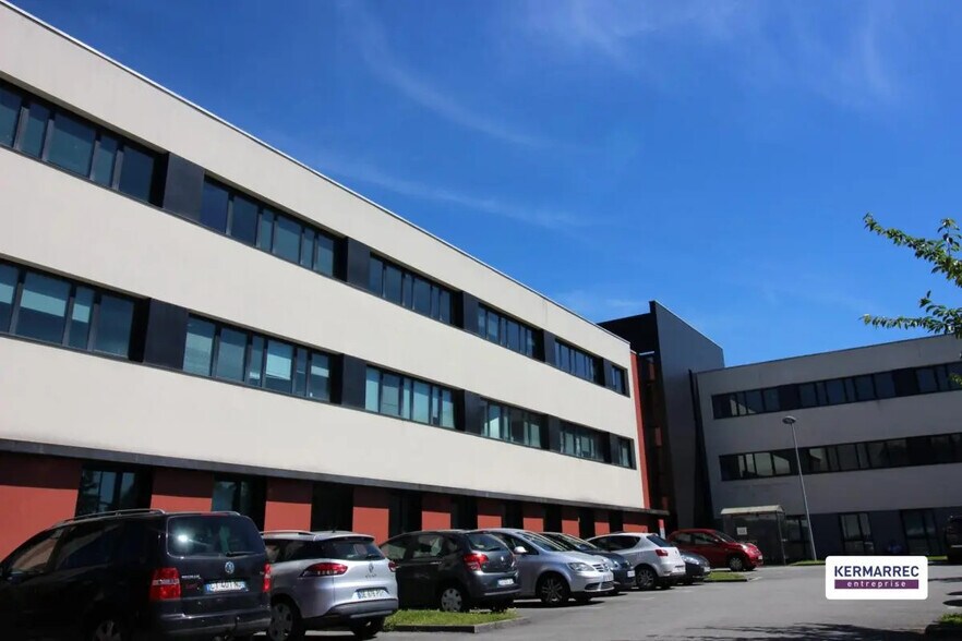 Bureau dans Saint-Grégoire à vendre - Photo de l’immeuble – Image 1 sur 9