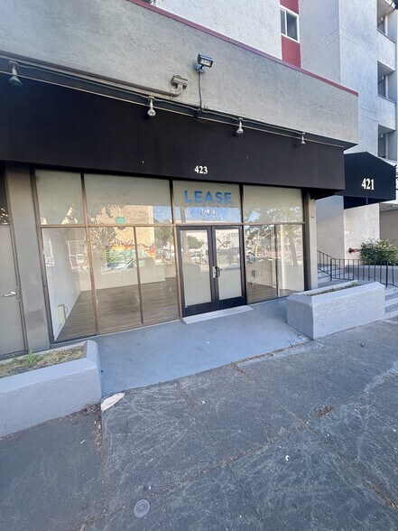 417-425 E 18th St, Oakland, CA à louer - Photo de l’immeuble – Image 2 sur 5