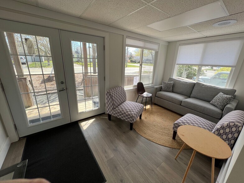 13 Falmouth Heights Rd, Falmouth, MA à louer - Photo de l’immeuble – Image 3 sur 3