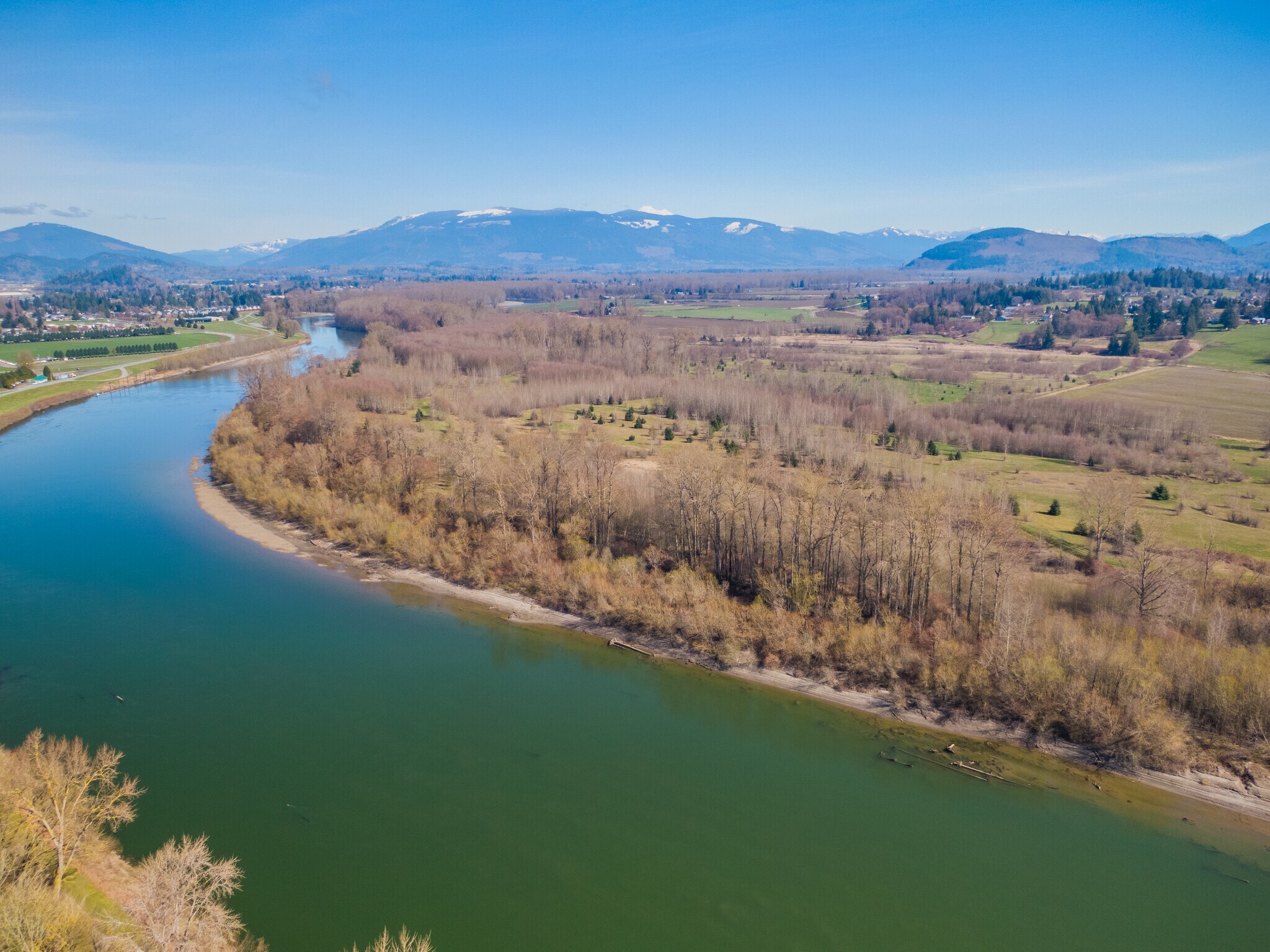 2323 Lindgren Rd, Mount Vernon, WA à vendre Photo principale– Image 1 sur 26