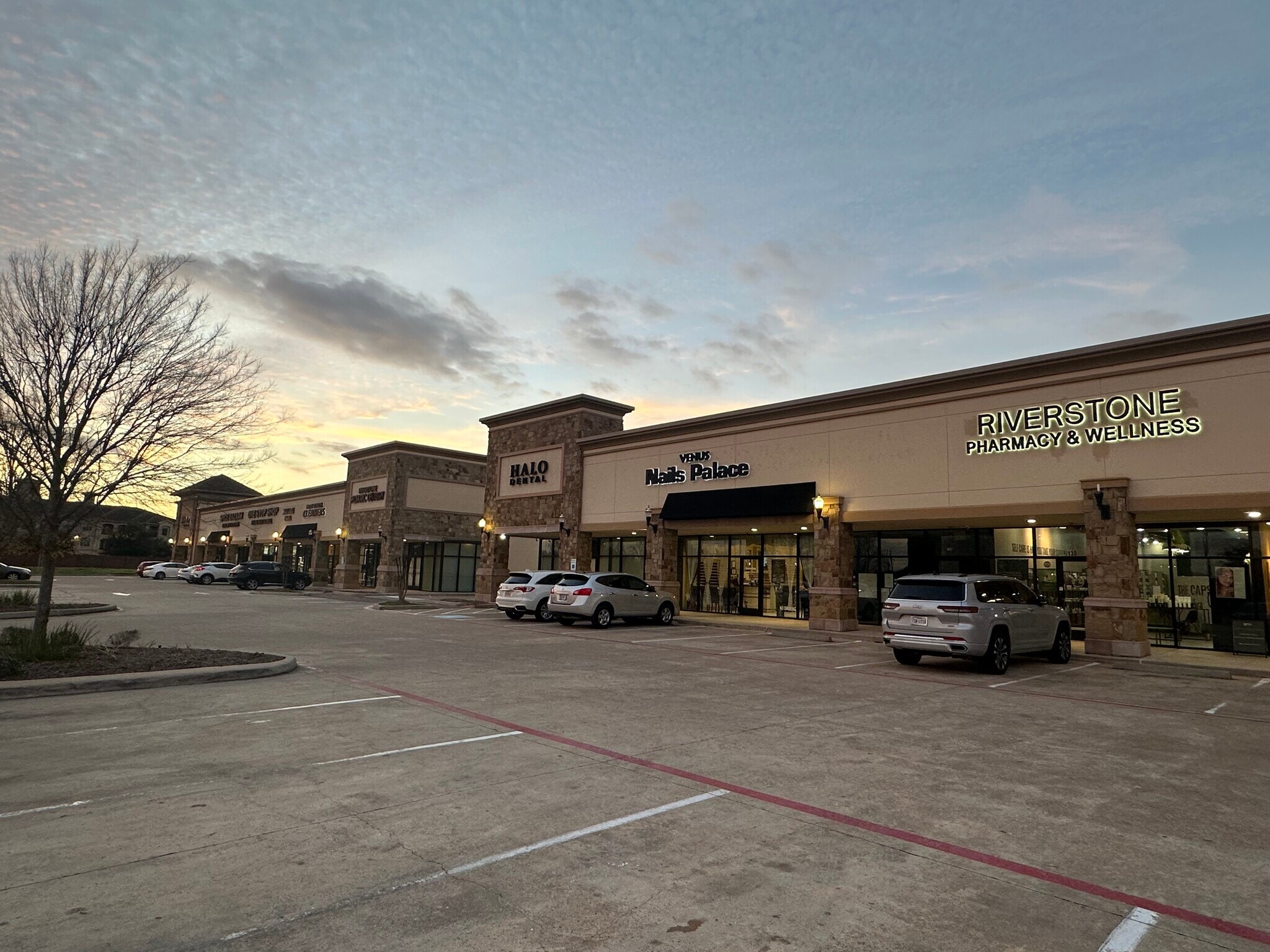 18721 University Blvd, Sugar Land, TX à louer Photo de l’immeuble– Image 1 sur 19