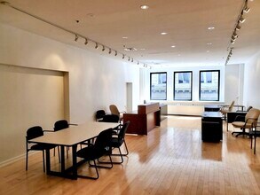 381-383 Rue Notre-Dame O, Montréal, QC à louer Photo intérieure– Image 1 sur 5