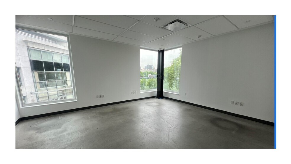 230 E 128th St, New York, NY à louer - Photo de l’immeuble – Image 2 sur 10