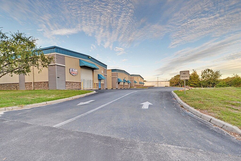 695 S Easy St, Lecanto, FL à louer Photo de l’immeuble– Image 1 sur 18