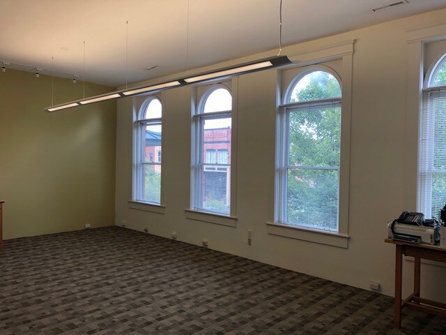 109 S Main St, Hendersonville, NC à louer - Photo intérieure – Image 3 sur 11