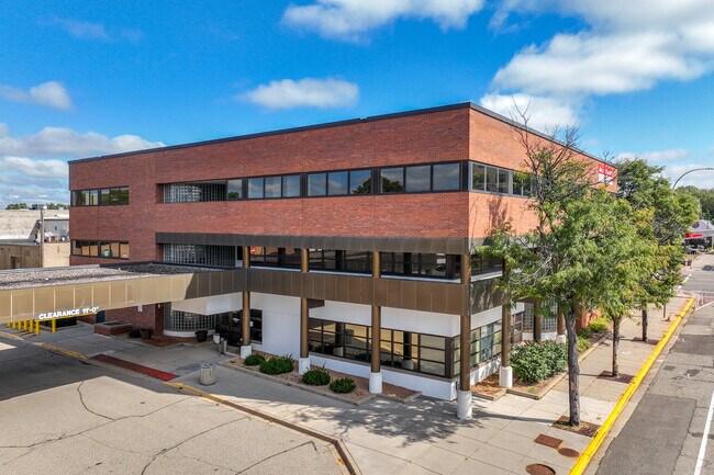 Plus de détails pour 4000 NE Central Ave, Minneapolis, MN - Bureau aux enchères