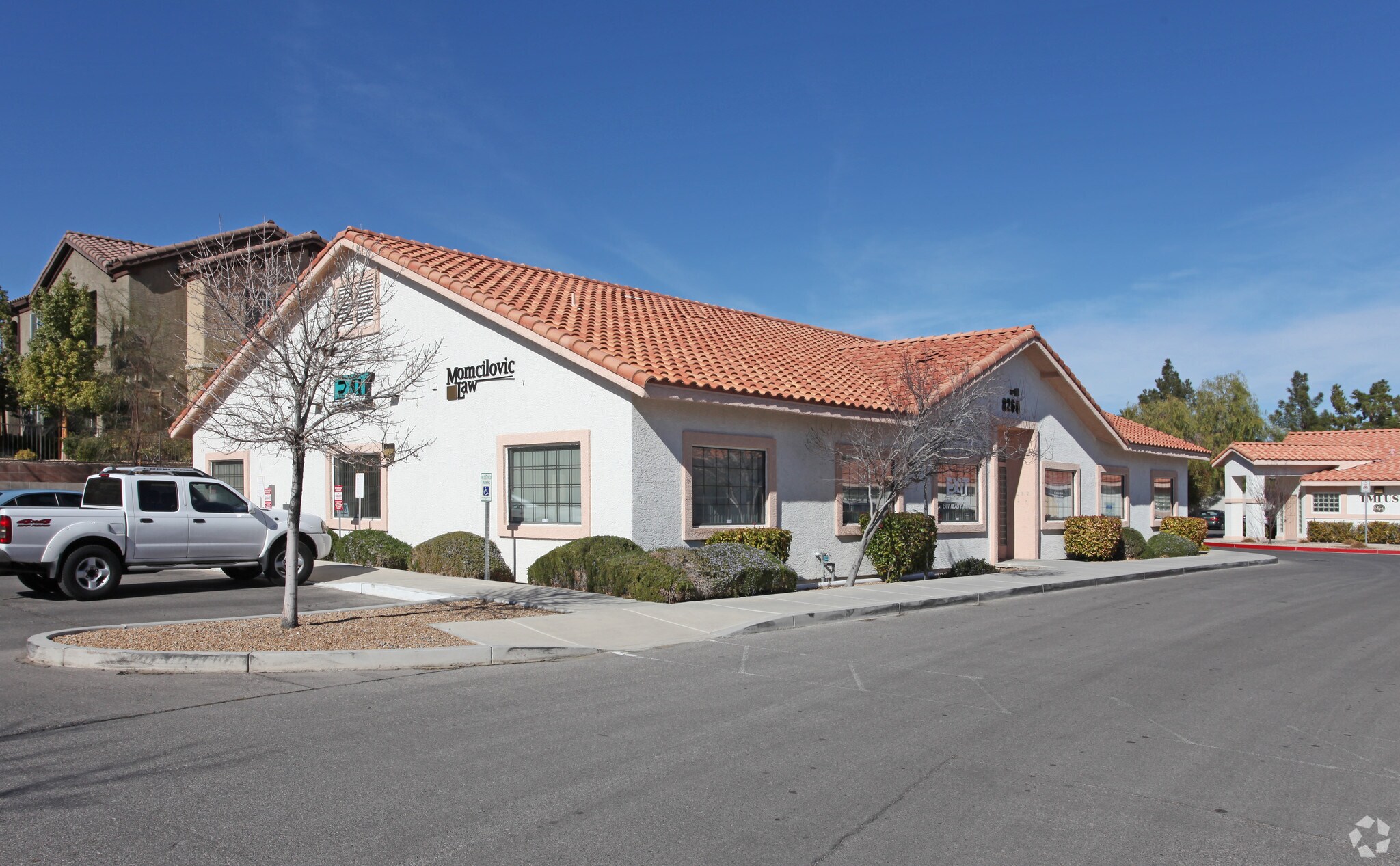 8260 W Charleston Blvd, Las Vegas, NV à louer Photo principale– Image 1 sur 8