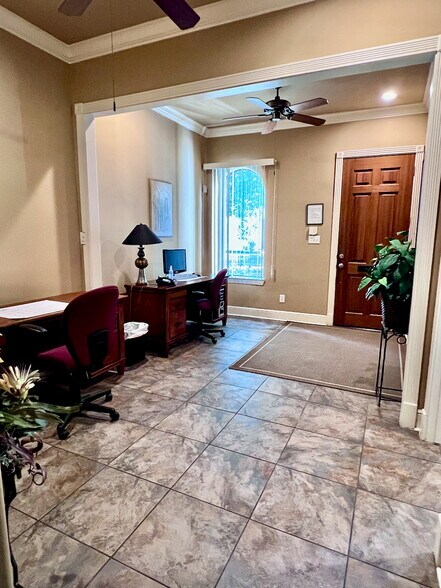 12806 Willow Centre Dr, Houston, TX à vendre - Photo de l’immeuble – Image 3 sur 10